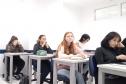 Alunos durante aula de espanhol