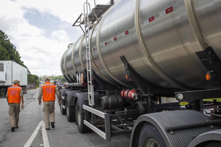 IAT provoca audiência pública para debater sobre acidentes ambientais na BR-376, no Litoral
