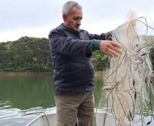Equipe do Instituto Água e Terra apreendeu mais de 250 metros de rede para pesca e identificou o parcelamento de terras em Áreas de Proteção Permanente na Represa do Capivari.