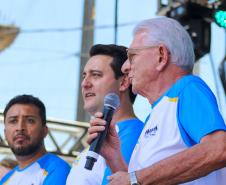 Governador Carlos Massa Ratinho Junior acompanhando o pronunciamento de aliados no evento
