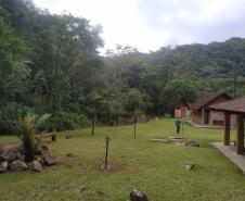 Foto de área de camping do Parque Pico Marumbi