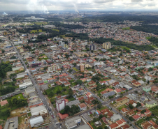 Vista aérea cidade paranaense