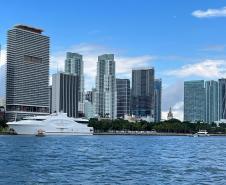 LANDSCAPE DO PIER COM PRÉDIOS AO FUNDO