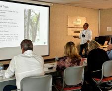 APRESENTAÇÃO NA REUNIÃO