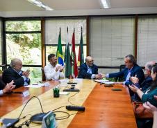 Foto de assinatura de termo