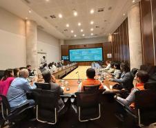 Foto de reunião de autoridades