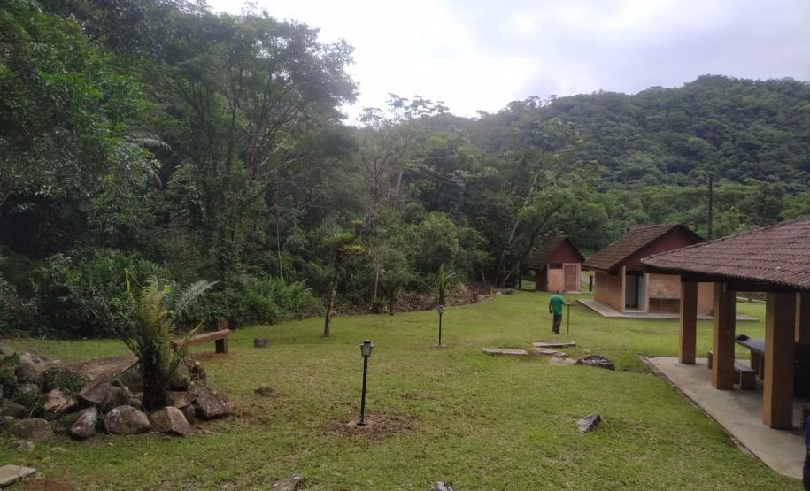 Foto de área de camping do Parque Pico Marumbi