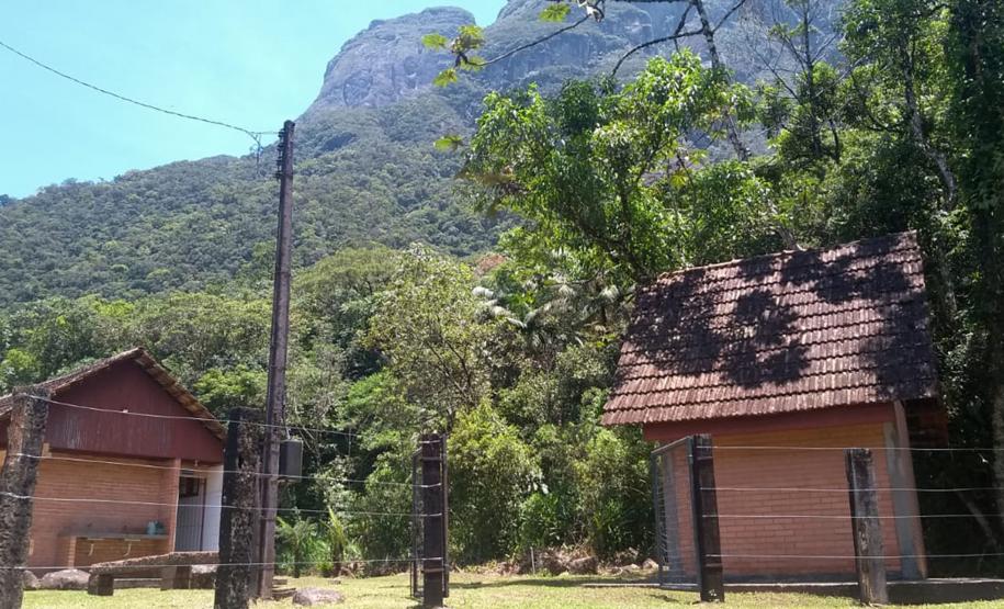 Foto de área de camping do Parque Pico Marumbi