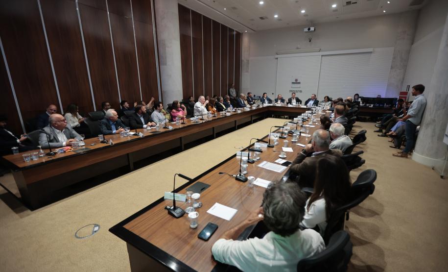 Foto de autoridades em evento