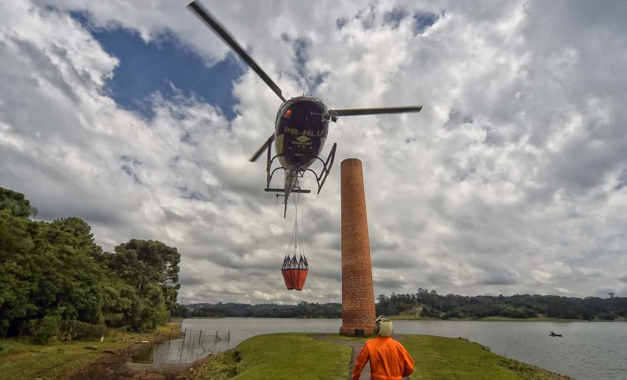 Foto de exercício de treinamento do IAT com helicóptero