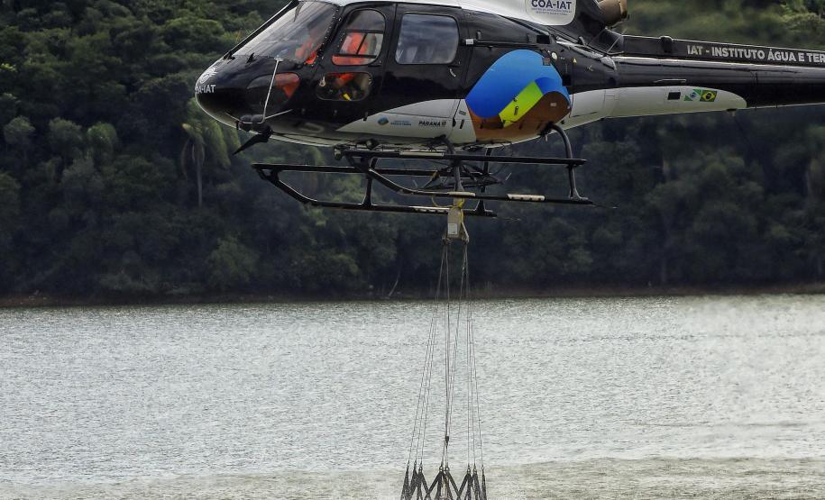 Foto de exercício de treinamento do IAT com helicóptero