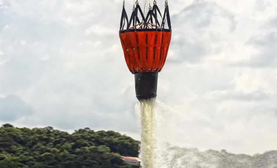 Foto de exercício de treinamento do IAT com helicóptero