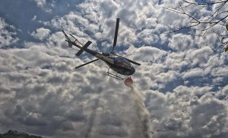 Foto de exercício de treinamento do IAT com helicóptero