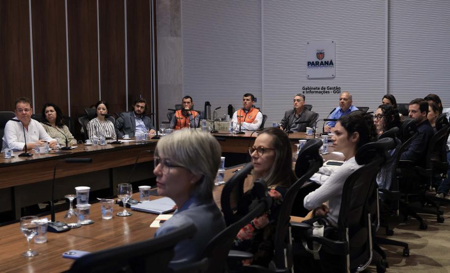 Foto de reunião de autoridades