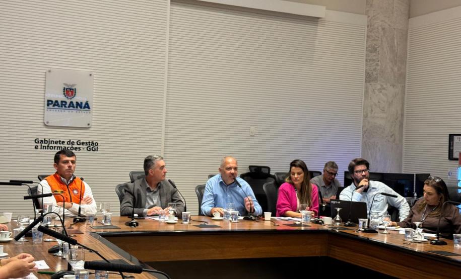 Foto de reunião de autoridades