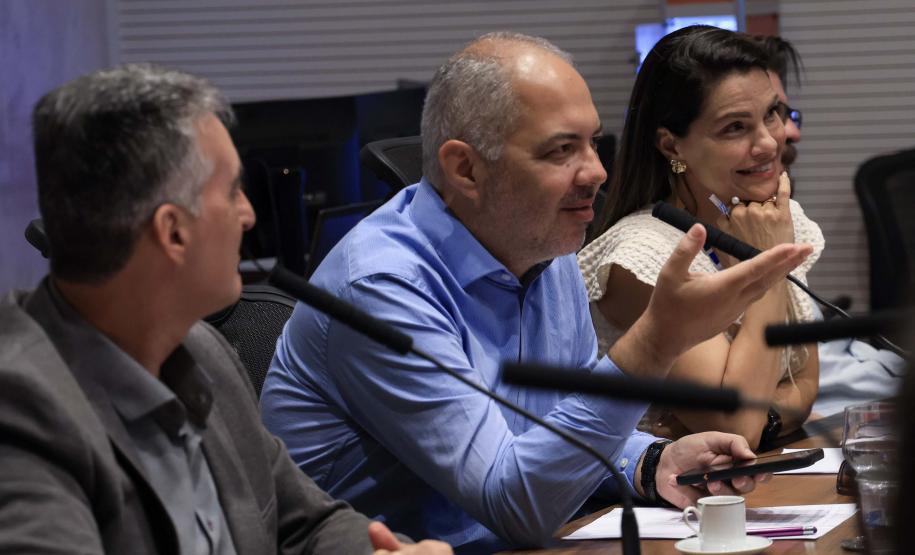 Foto de reunião de autoridades