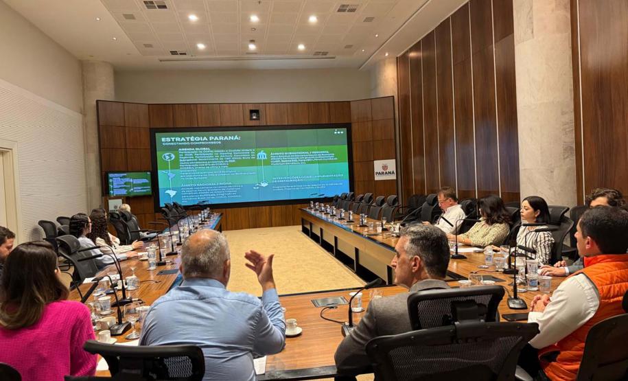 Foto de reunião de autoridades