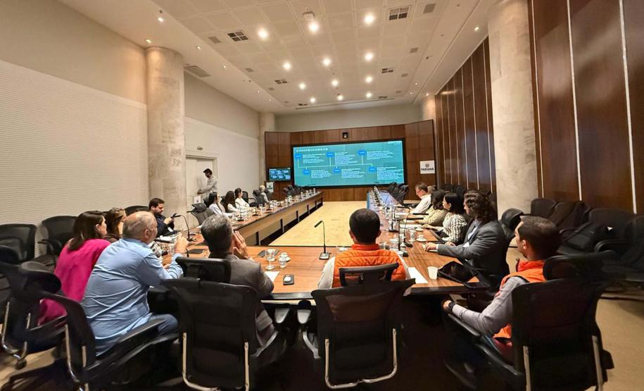 Foto de reunião de autoridades