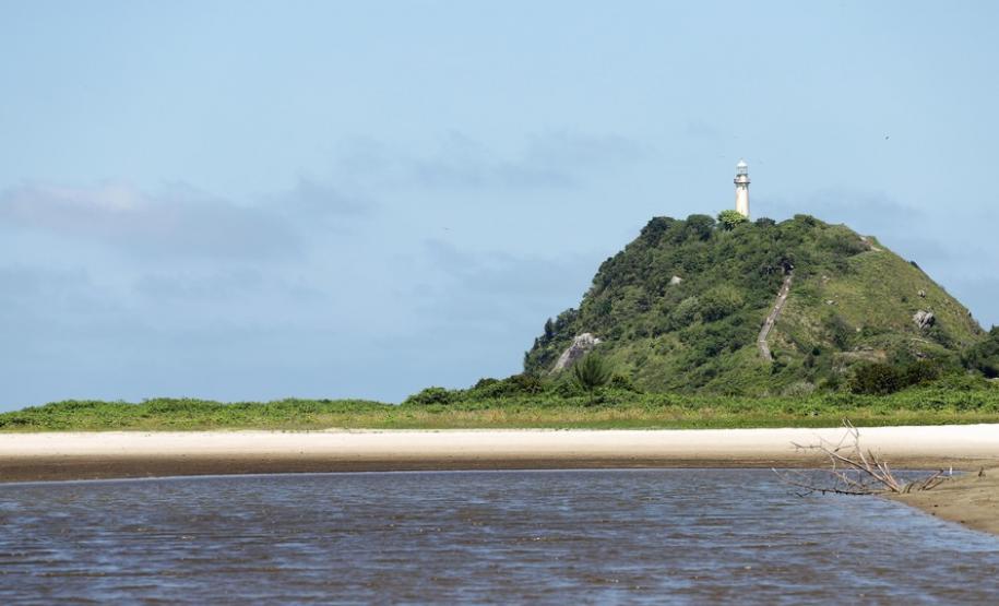 Estado investe R$ 8 milhões na infraestrutura da Ilha do Mel Estado investe R$ 8 milhões na infraestrutura da Ilha do Mel